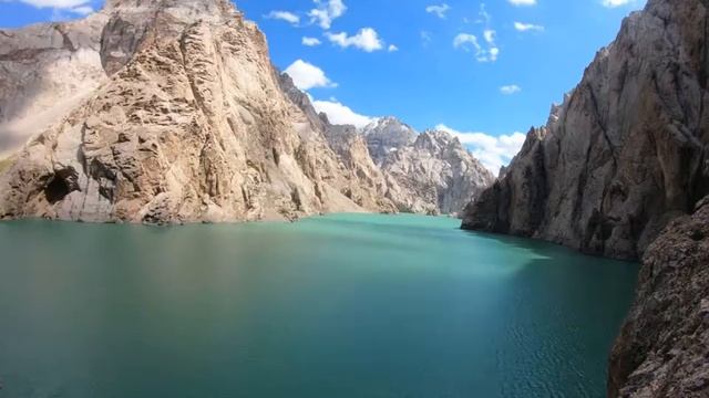 Kyrgyzstan, Kel-Suu Lake, July, 2019. Timelapse. Кыргызстан, озеро Кель-Суу, июль, 2019. смотреть онлайн