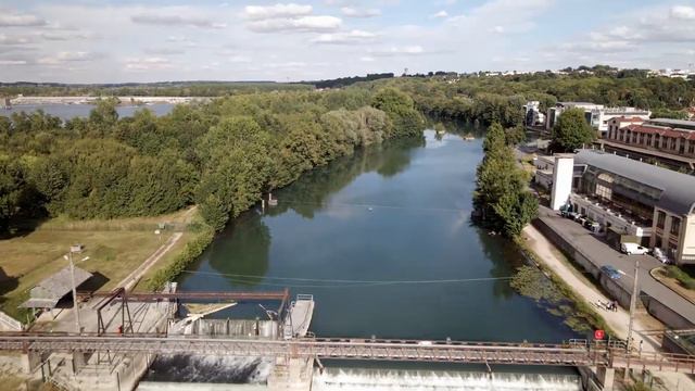 FLIGHT ABOVE MARNE RIVER (French River) - My first drone video смотреть онлайн