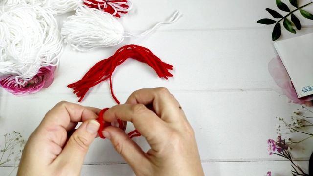Гномик из пряжи / дед мороз из пряжи / игрушки на ёлку смотреть онлайн