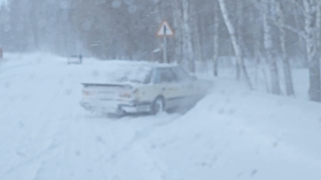 Что с нами делает машина, для кого-то средство передвижения, а для меня - часть жизни. смотреть онлайн