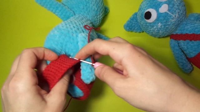 Вязаные штаны для игрушки Котика Синекод смотреть онлайн