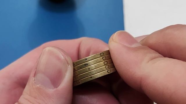 Не продавайте её не проверив Таки нашел разновидность новую неописанную не где 1 гривна 1996 гурт! смотреть онлайн