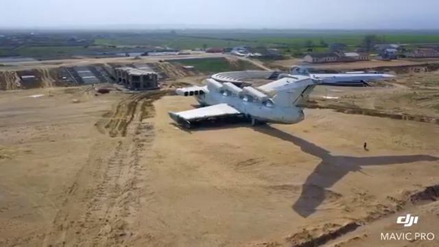 Самолет экраноплан Лунь на берегу Каспийского моря Дагестана смотреть онлайн