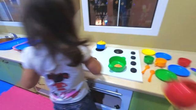 Детская кухня. Kitchen set. Игровая комната. Развлечения. Игрушки для детей смотреть онлайн