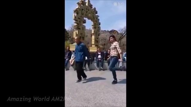 Chinese Grandfather Dancing with Granddaughter Shanghai смотреть онлайн