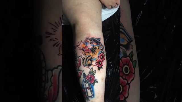 Old school panther tattoo in colour смотреть онлайн