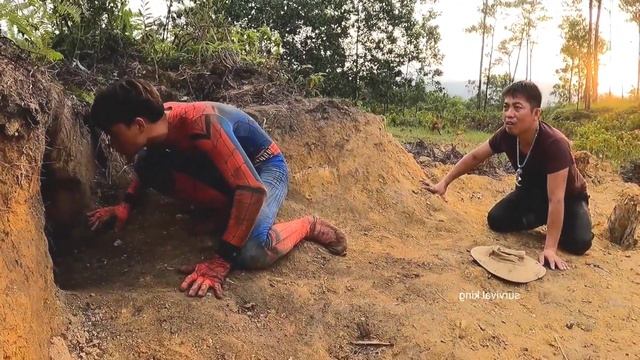 Brave Spider-Man Confronts A 100kg Giant Python To Save A Young Man | Monster Hunter смотреть онлайн