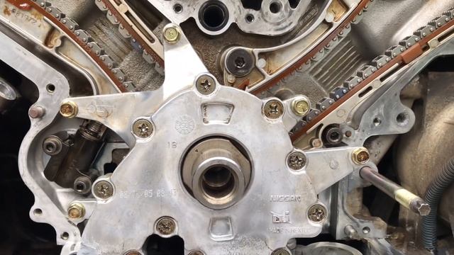 Замена цепей на моторе VK56 - "побыстрому" (часть2) смотреть онлайн