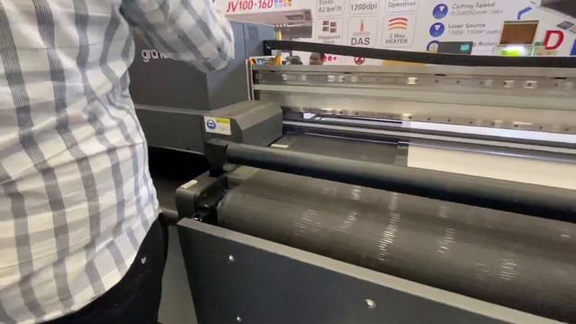 The Cheapest UV printer in Sign Today expo @ Chennai Today News , Grando Roll to Roll Printer смотреть онлайн