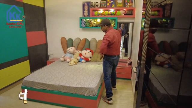 4 BHK Luxurious Flat in Shakti Nagar Delhi| Spacious Floor with Pooja Room, Lift and Parking смотреть онлайн