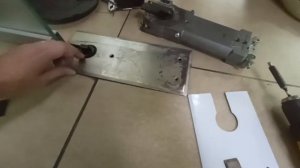 Заменил напольный доводчик из которого вытекло масло. #секретыоконщика