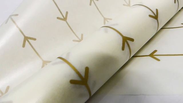 Упаковочный материал Ламинированный фетр "Кустик", 60 см х 5 м Белый с золотом смотреть онлайн