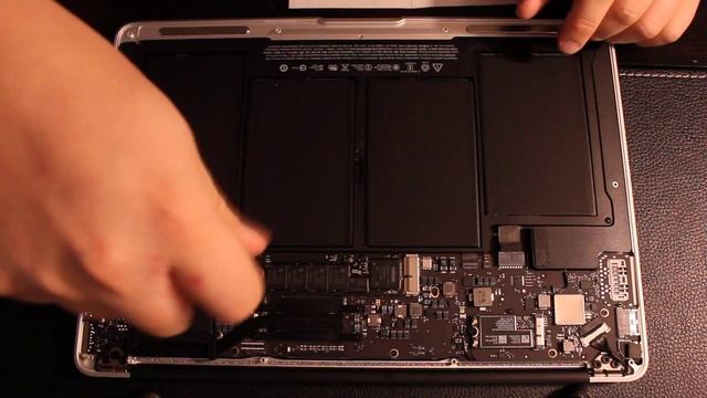 Macbook Air How to UPGRADE SSD (solid state drive) 2012-2018 year смотреть онлайн