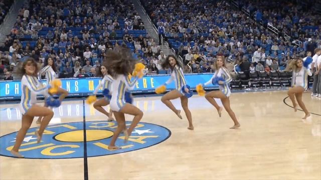 Thunderstruck (UCLA Dance Team) смотреть онлайн