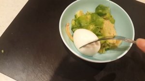 Салат из авокадо. Авокадо салат с яйцом быстро и просто. [Викабриника]