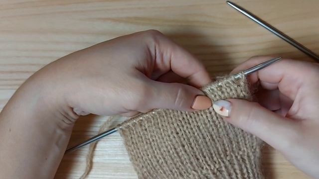 Варежки спицами за пару часов, легкий способ! Полая резинка и техника Magic Loop. Подробный МК смотреть онлайн