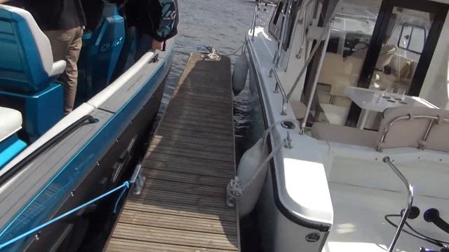 Moscow Yacht Show 2022 - пробежка с камерой по экспозиции. смотреть онлайн