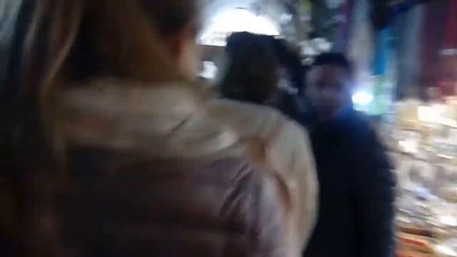 Израиль. Иерусалим. вход в храм гроба Господня или правильней воскресения Господня храм внутри смотреть онлайн