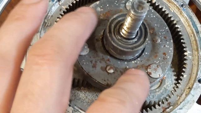 Разобрал редукторное моторколесо после зимнего пробега 7 месяцев примерно 3000 км проехал смотреть онлайн