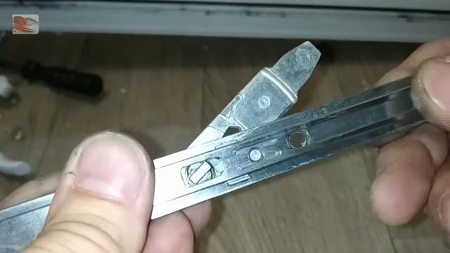 Фурнитура рамы стеклопакета - заедание ручки
