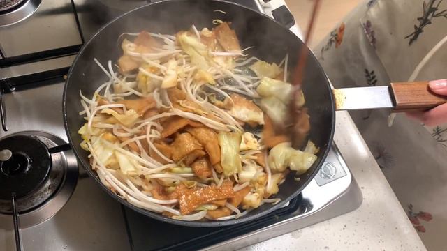 Sub) 신혼부부 일주일집밥 vlog | 5만원대로 샤브샤브,등뼈찜2.4kg🤣,어묵양배추덮밥,콩나물국,목살스테이크,감바스 오일파스타,꼬마돈까스덮밥까지 고기로 가득채운 일주일 밥상 смотреть онлайн