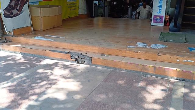 55.Коннат плейс ,обувной магазин. Connaught place,shoes store... смотреть онлайн