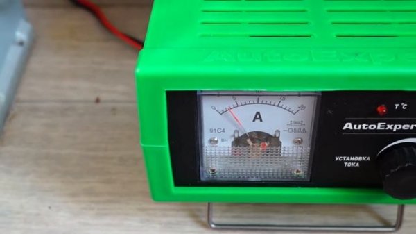 Обзор автомобильного ЗУ Autoexpert ВС 20