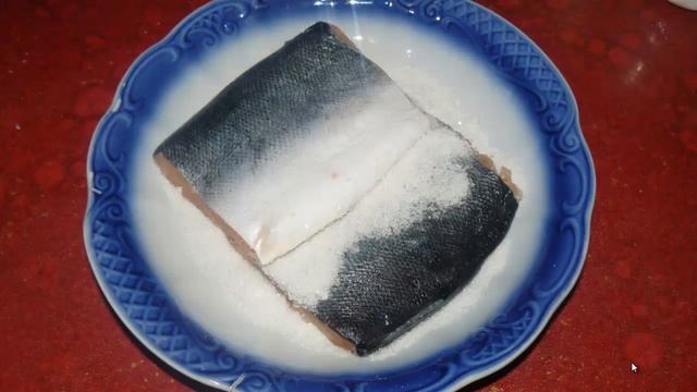 Как засолить красную рыбу. Самый простой и вкусный рецепт. смотреть онлайн