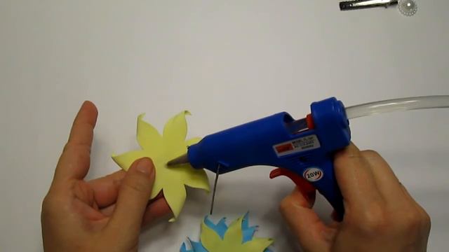 Заколочки "Лето"/ Цветы из фоамирана/МК/Clip "Summer" / Flowers foamirana / MK смотреть онлайн