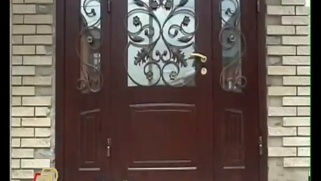 7. Установка двустворчатой двери со стеклом и ковкой смотреть онлайн