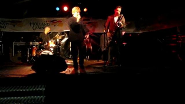 Greetje Kauffeld - Fly me to the moon (Zandvoort 2010) смотреть онлайн