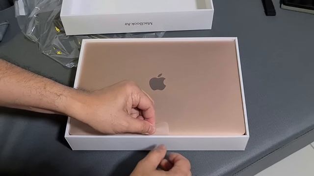 Macbook Air - Apple M1 Gold смотреть онлайн