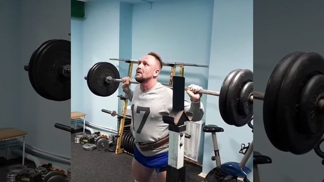 Болел,пропустил 10дней;присед 140×2;120×6×6(последний подход),жим лежа 120×2;100×6×6(послед.под). смотреть онлайн