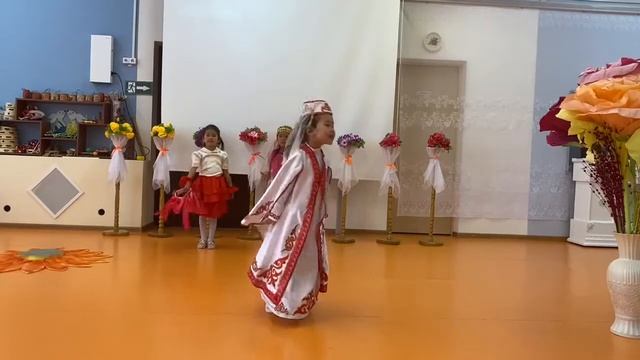 Народный танец Миру Мир смотреть онлайн