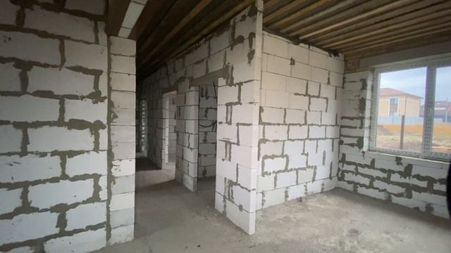 Обзор завершающего этапа строительства дома в р-не Волжские Дали (Саратовская обл, Саратовский р-н) смотреть онлайн