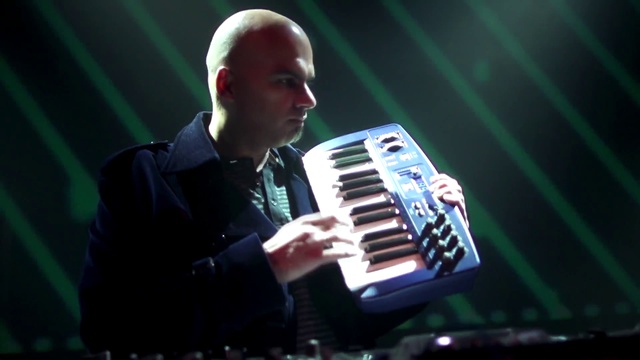 Roger Shah & DJ Feel featuring Zara Taylor - One Life смотреть онлайн