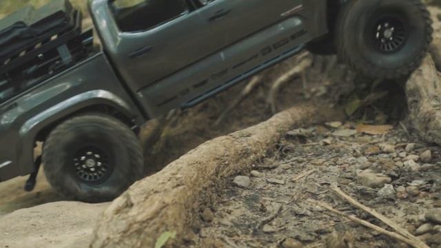 Element RC Knightrunner Running Video смотреть онлайн
