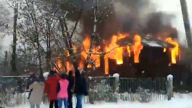 Горят бараки на Клубной смотреть онлайн