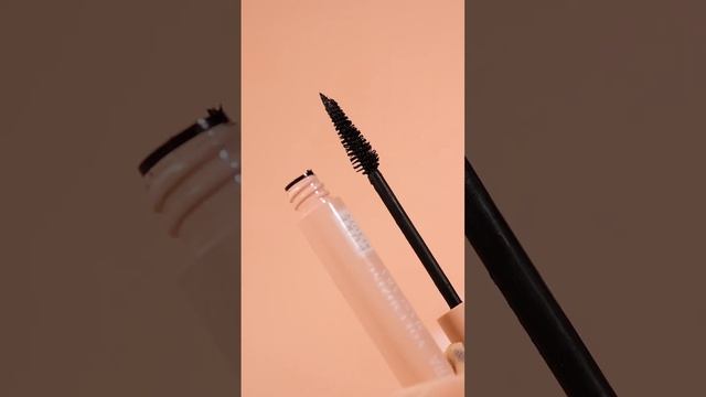 Pure Beauty Volumizing Mascara – тушь, на 92% состоящая из компонентов натурального происхождения.