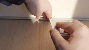 Простой монтаж микроплинтуса. Как установить щелевой микроплинтус для ламината в 2 действия