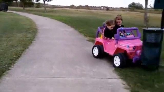 Почему я боюсь девушек за рулем... Начало...))) смотреть онлайн