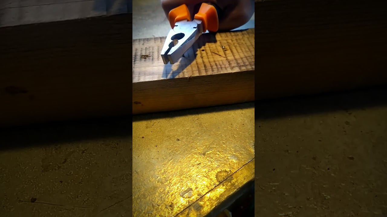 Как правильно забить гвоздь #лайфхаки смотреть онлайн