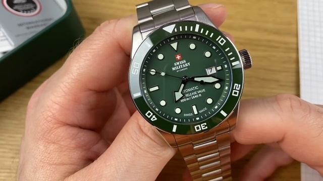Зеленые Swiss Military Diver - лимитка на механике Ronda R-150 смотреть онлайн