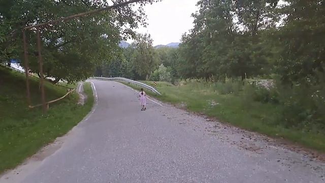 Приготовила рулеты с ореховой начинкой Неожиданно погода изменилась. смотреть онлайн