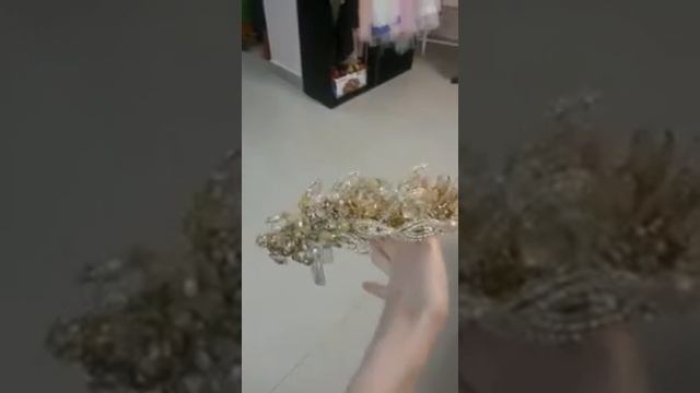 Свадебные диадемы в свадебном салоне Status смотреть онлайн