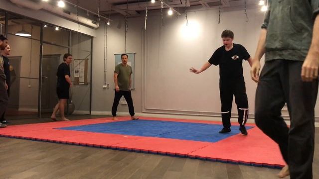 2.12. Туйшоу клуб в Движении. Tuishou , pushing hands in Moscow. смотреть онлайн