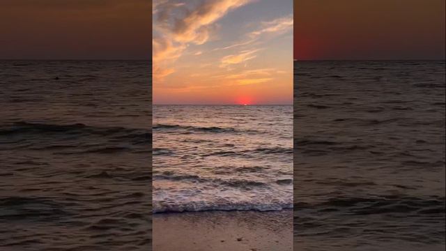 Невероятно красиво 😍 #жизньуморя #отдыхнаморе #море #природа #закат смотреть онлайн