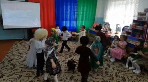 Дагестанская игра  "Подними платок" в старшей группе
