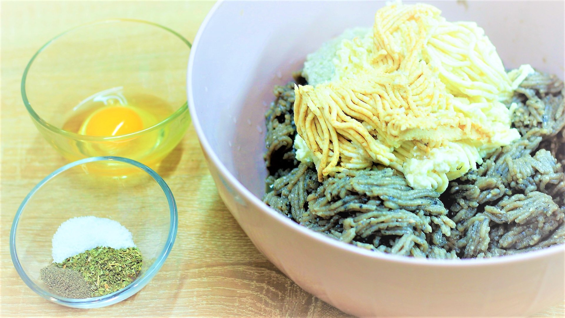 Нежные рыбные котлеты из наваги с салом?Приятного просмотра. смотреть онлайн