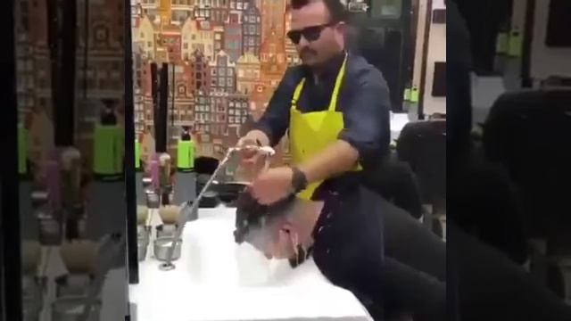 Когда парикмахер, отец твоей подруги смотреть онлайн